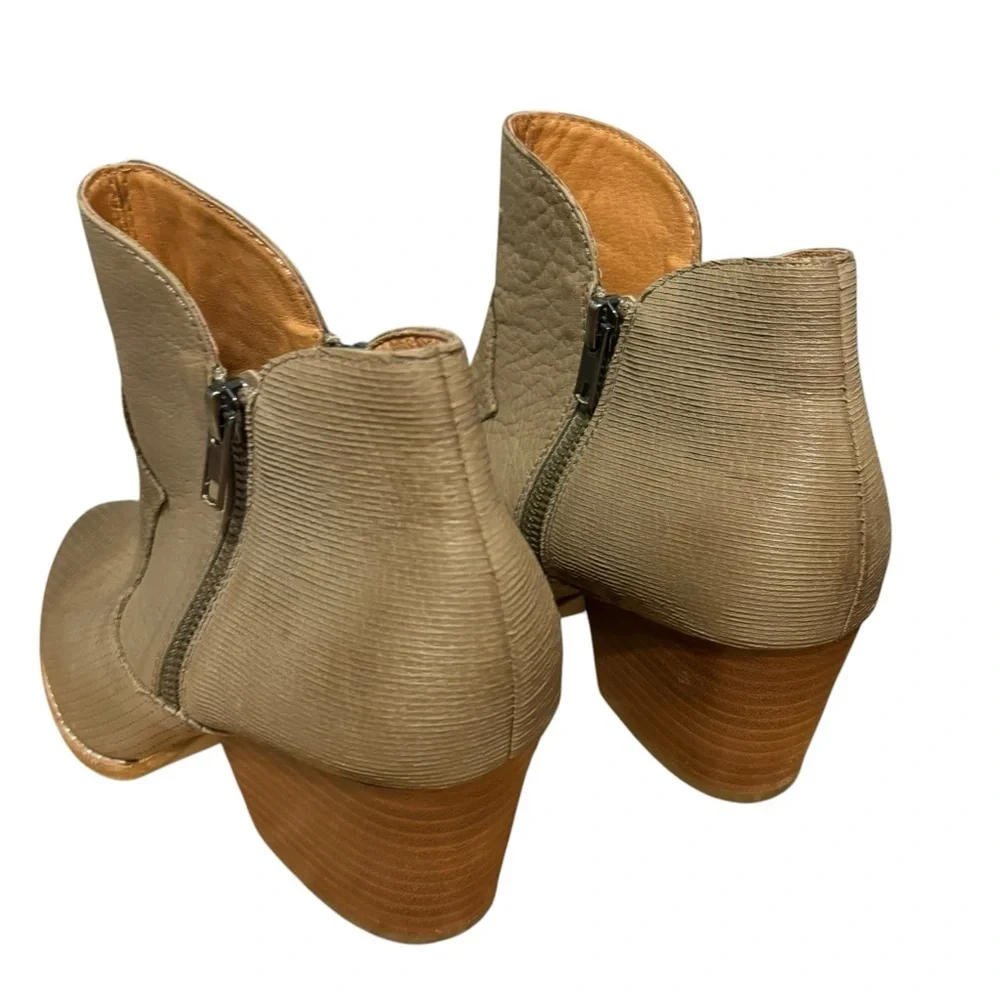 Silent D heeled ankle boots khaki western pointed toe booties 39/ 8 - 8.5
